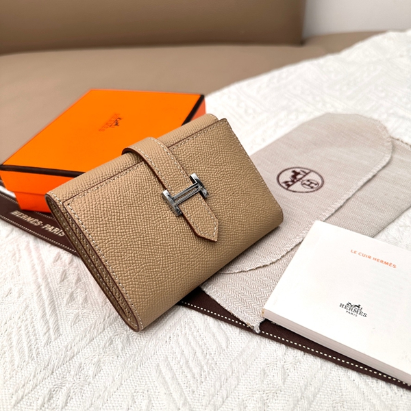 エルメス財布コピー背面デザイン